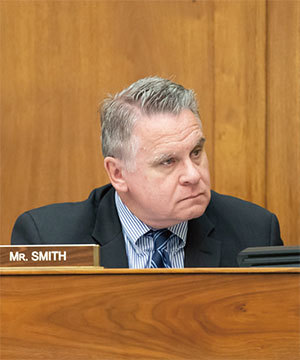 9月25日,美國國會眾議院外交委員會通過《香港人權與民主法案》及《保衛香港法案》。圖為發起人史密斯議員(Chris Smith)。(林樂予/大紀元)