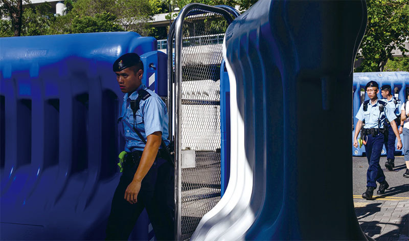 「七一」之後,曾慶紅馬仔、特首梁振英離職;中共19大上,主管香港事務的江派常委張德江將下臺。習陣營料將全面接管香港事務,香港江派勢力面臨被深度清洗。(AFP)