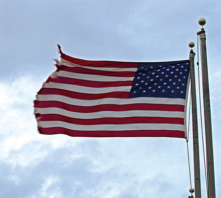 2020年美國面臨保守主義對抗社會主義的憲政危機。2024年4月8日的日全食(25°N 104°W)將橫跨美國,預示著林肯精神可能會幫助美國度過第三次大危機,《美國憲法》將再次得到捍衛。(Jose Luis Magana / AFP )