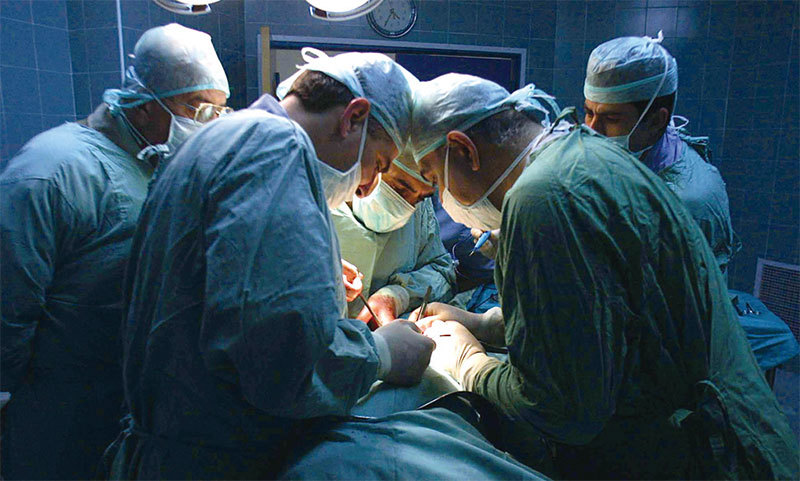 移民美國的紅二代曝大陸活摘器官牟取暴利「一旦開了口就剎不住」。法輪功學員、民運人士、良心犯……都是活摘器官的對象。（大紀元）