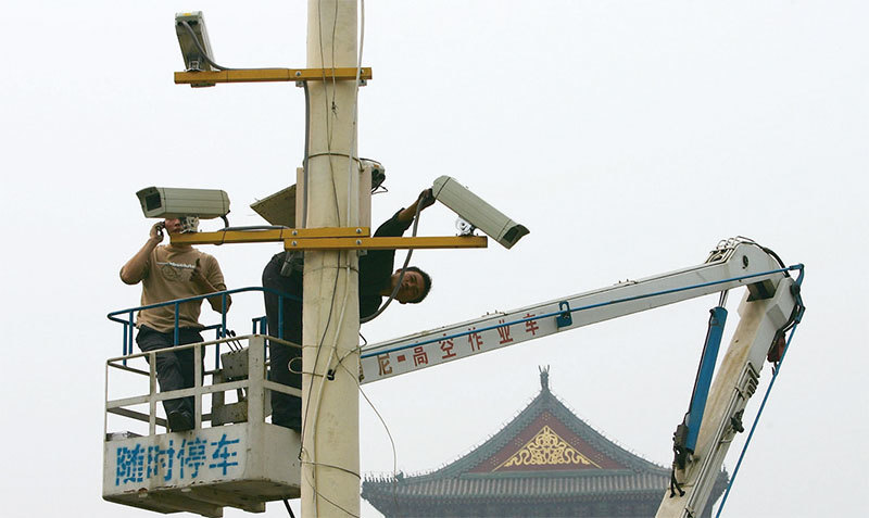 網路絕對可以被自由奮鬥者使用，另一方面很可能就是權力操縱的工具。中共嚴控信息是大問題，因此爭取民主、自由、透明更為至關重要。（Getty Images）