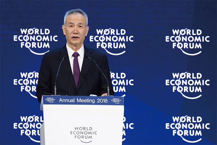 劉鶴作為習近平重用的首席經濟智囊,在獲得充分授權後是否會迅速推進中國經濟改革,令人關注。圖為1月24日劉鶴在瑞士達沃斯世界經濟論壇上演講。(Getty Images)