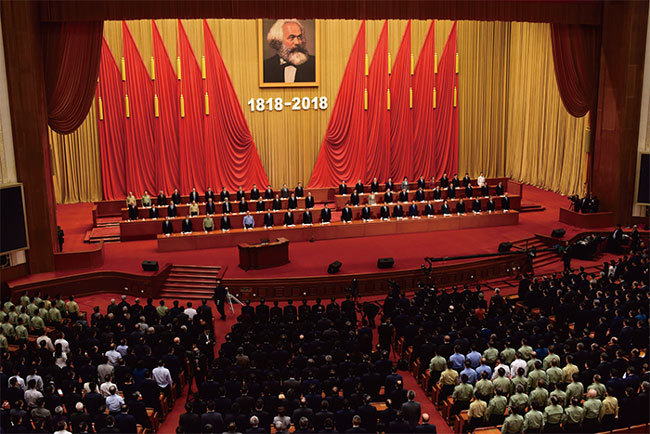 中共喪失了立國的價值系統和意識形態,不相信馬克思主義,但還需要馬克思這樣一個殼來裝扮自己。圖為5月4日,中共高調紀念馬克思。(AFP)