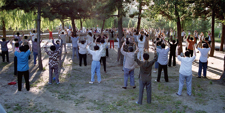 吉林省勝利公園猴山煉功點。(明慧網)