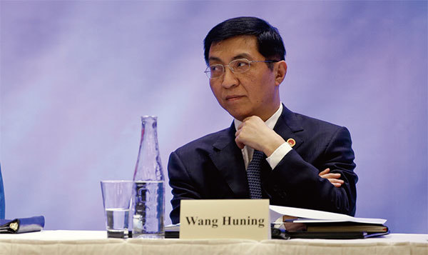 美中貿易戰開打之初,王滬寧曾被指為激化貿易戰的罪魁禍首。5月21日,網友爆料稱習近平不滿王滬寧煽動反美情緒,定性為低級紅。(Getty Images)